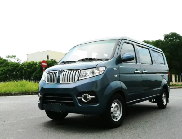 Dịch vụ thay Kính chắn gió xe tải Dongben 5 chỗ tận nơi